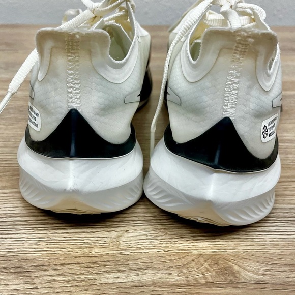 Nike Running Zoom Gravity White Sneakers Tortoise Shell Swoosh - 9 - Picture 6 of 12